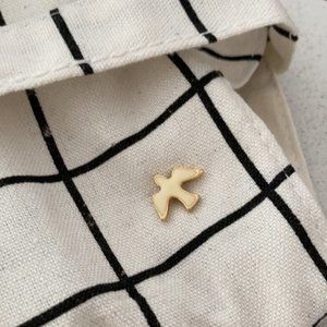 Peace dove pin